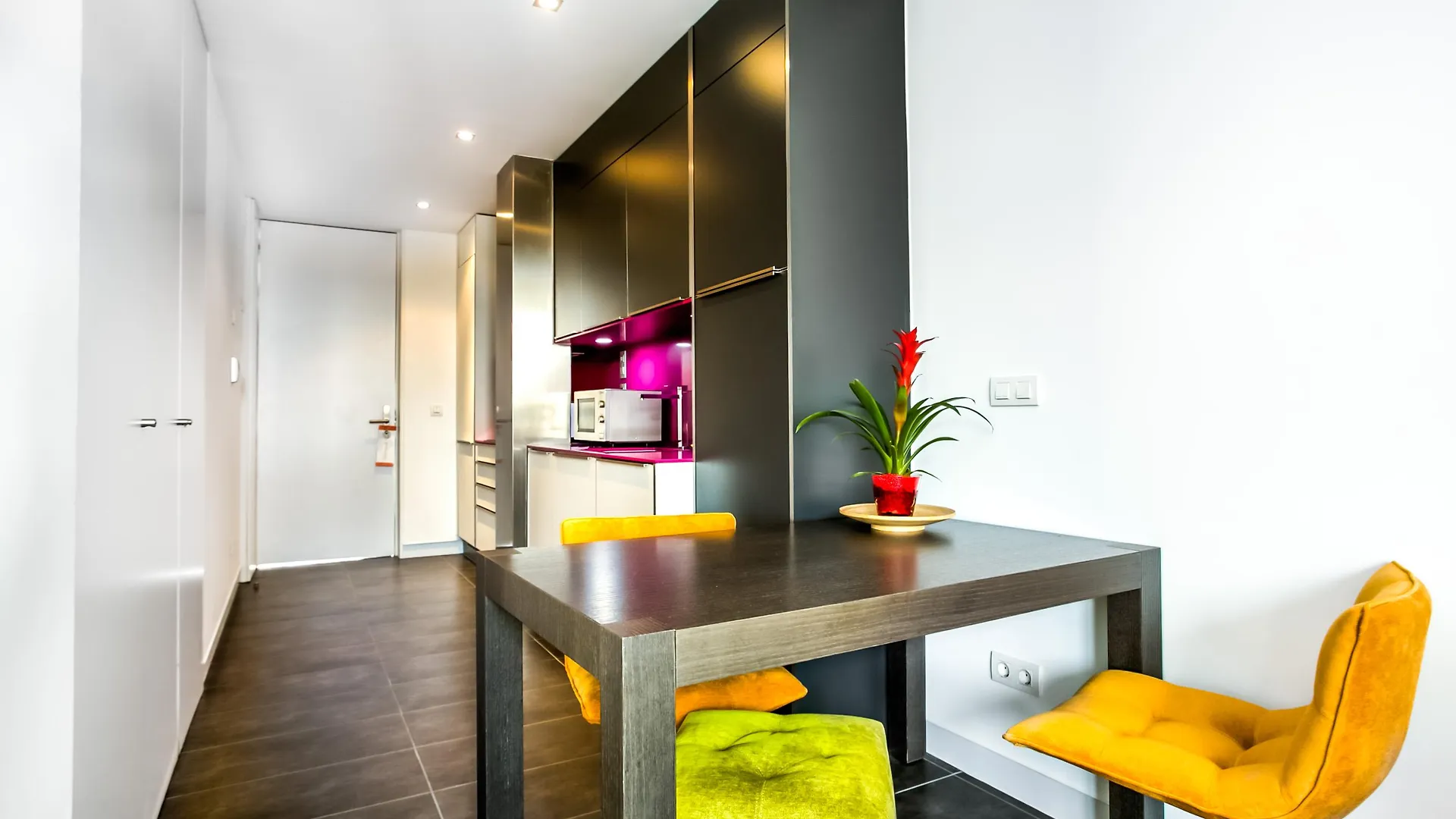 Cosmo Apartments Sants Barcelona Spain