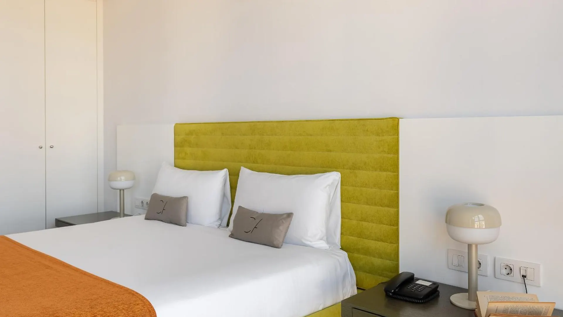 Cosmo Apartments Sants Barcelona 0*,